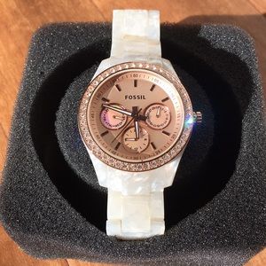 Fossil rose gold watch with white pearly band